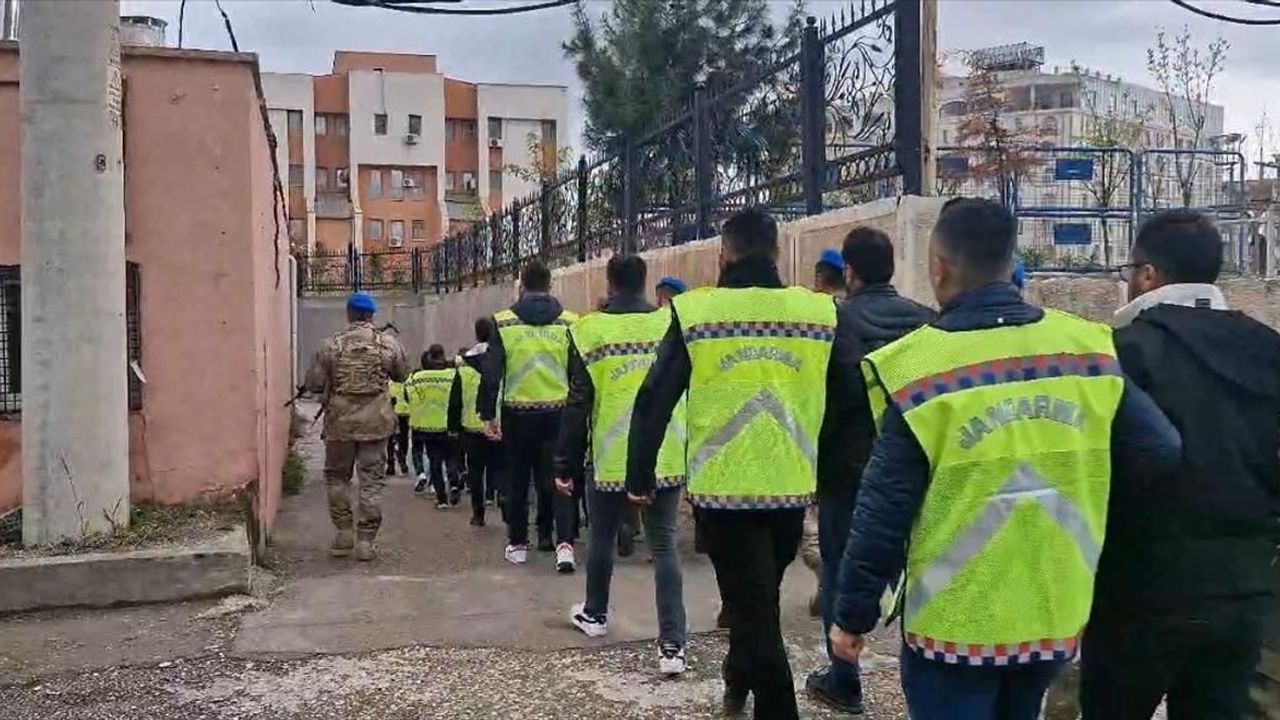 Mardin'de Nitelikli Zimmet İddiasıyla 9 Şüpheli Tutuklandı