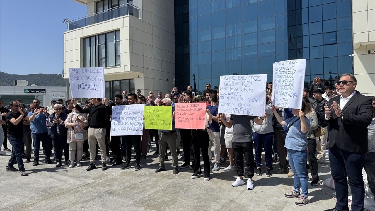 Marmaris Esnafı, Belediye Uygulamasına Tepki Gösterdi