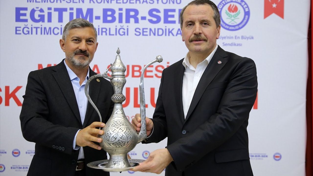 Memur-Sen Genel Başkanı Yalçın, Yerli ve Milli Değerlerle Sendikacılığı Anlattı