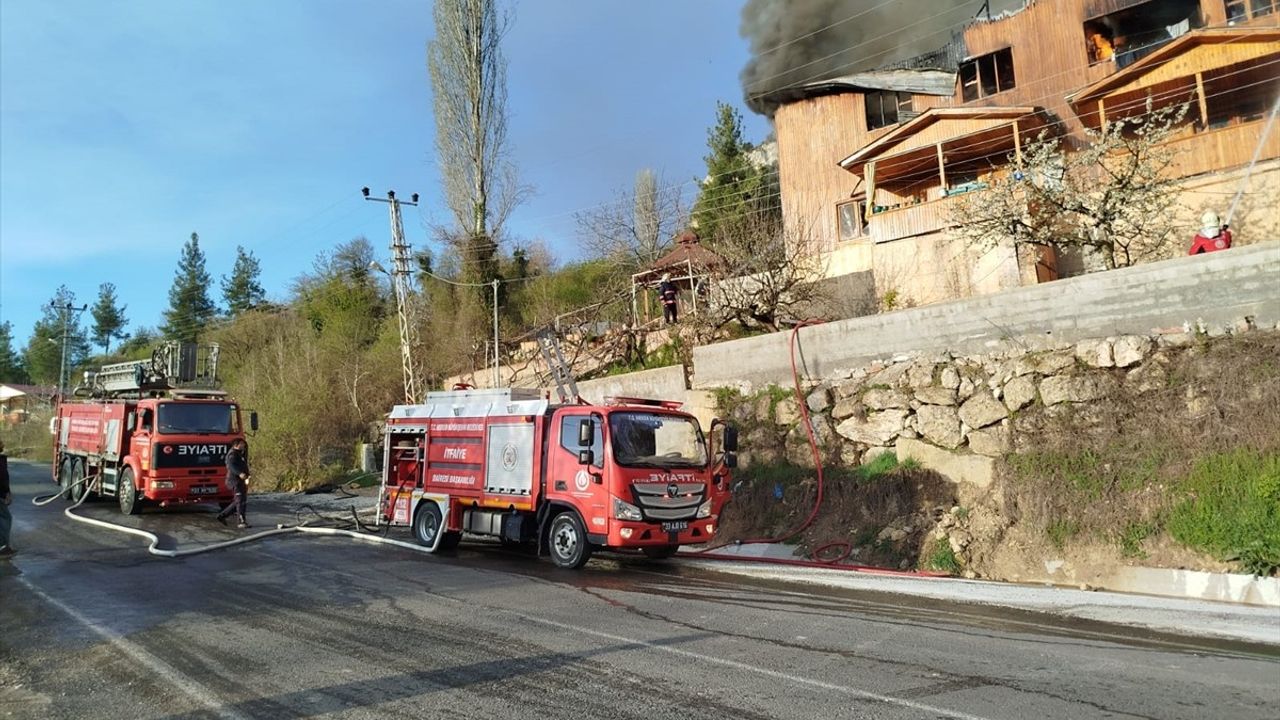 Mersin Çamlıyayla'da Yangın: 1 Kişi Dumandan Etkilendi