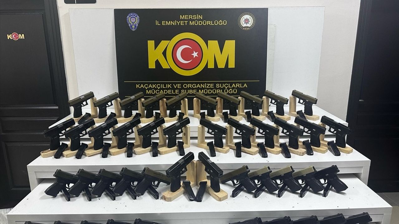 Mersin'de 44 Ruhsatsız Tabanca Ele Geçirildi, 1 Tutuklama Gerçekleşti