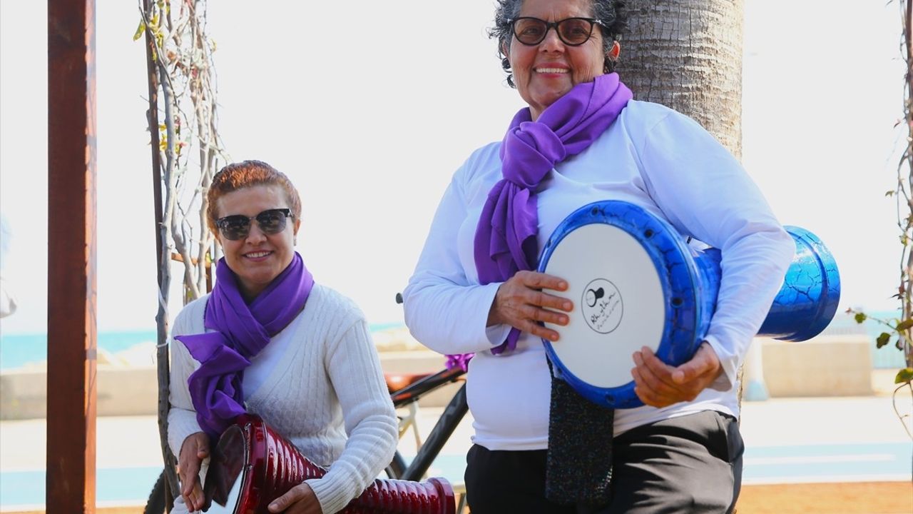 Mersin'de Kadınlar Bisiklet ve Müzikle Sağlıklarını Koruyor