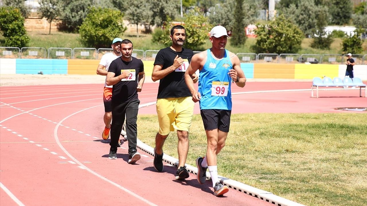 Mersin'de Posta Dağıtıcıları, Milli Takıma Seçilmek İçin Yarıştı