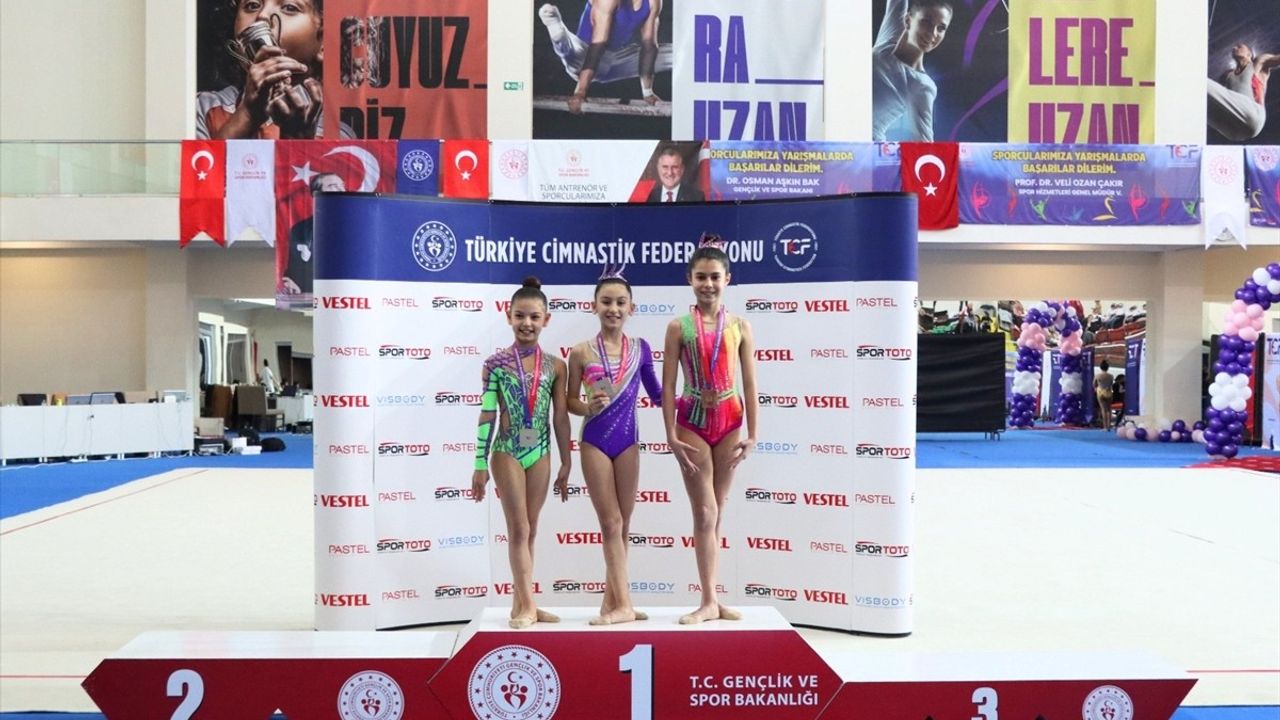 Mersin'de Ritmik Cimnastik Küçükler Federasyon Kupası Sonuçlandı