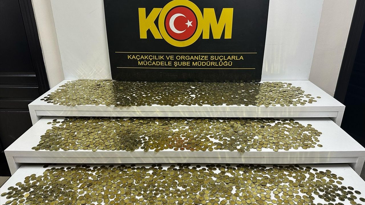 Mersin'de Sahte Para Operasyonu: 5 Şüpheli Gözaltına Alındı