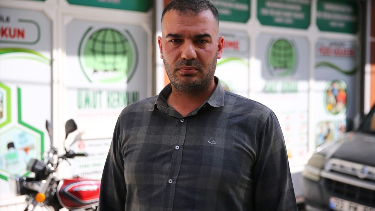 Mersinli Hayırseverler Gazze İçin Araç Bağışladı