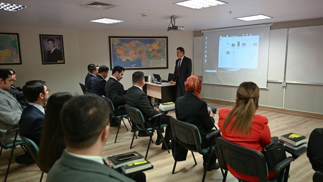 MHP Genel Yardımcısı Topcu, Siyaset ve Liderlik Okulu'nun 21. Dönem Açılışında Konuştu