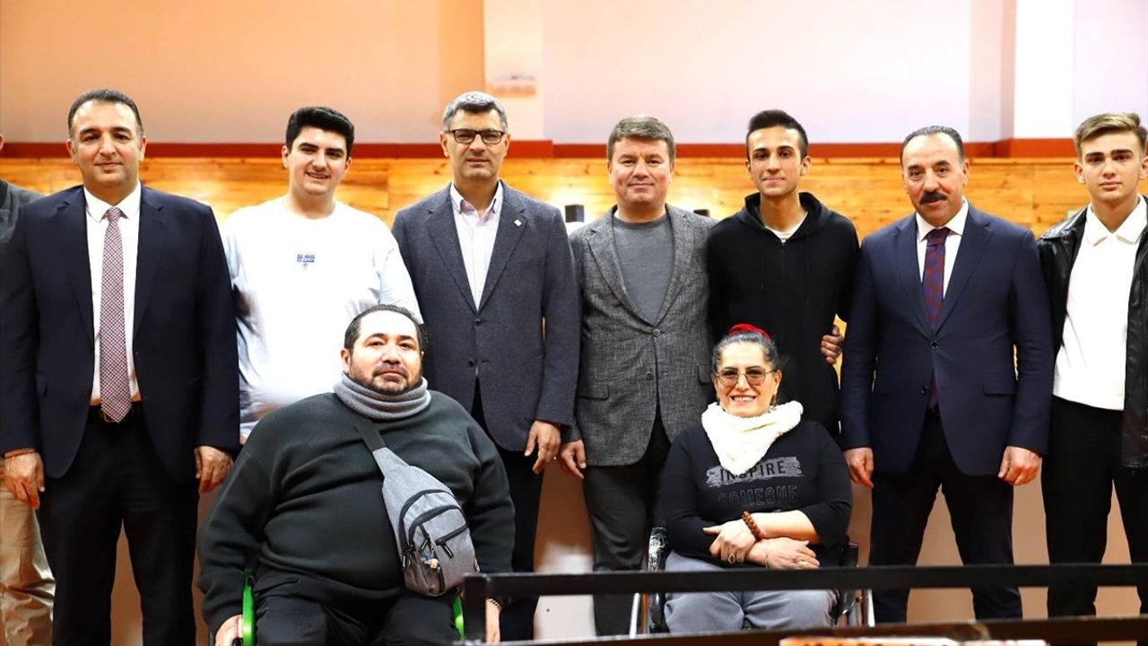 Milli Atıcı Yusuf Dikeç, Aksaray'daki Sporcularla Buluştu
