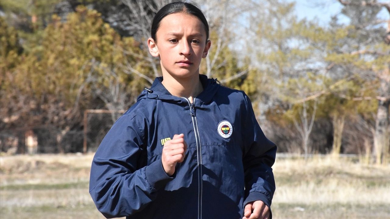 Milli Atlet Ayten Yobaş, Sırbistan'da Altın Madalya Hedefliyor