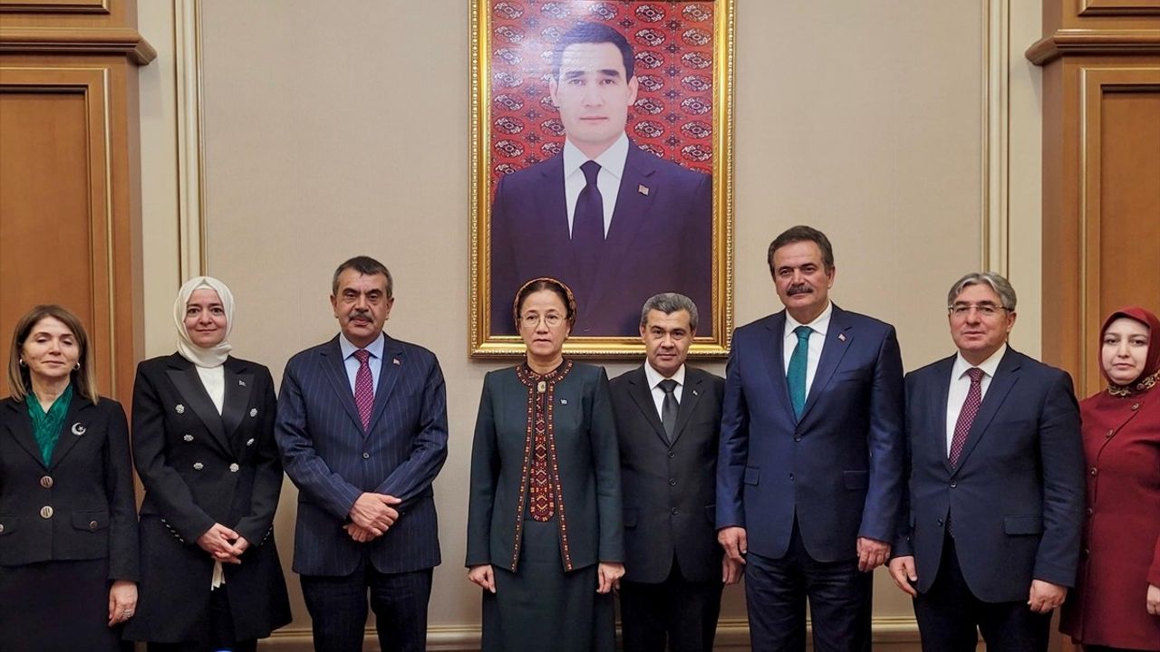 Milli Eğitim Bakanı Tekin, Türkmenistan'da Eğitim İşbirliklerini Güçlendirme Vurgusu Yaptı