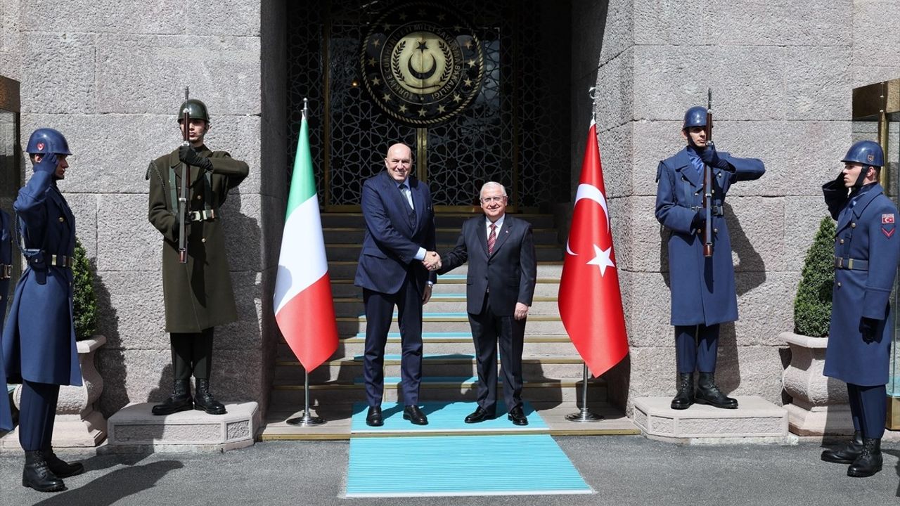 Milli Savunma Bakanı Yaşar Güler, İtalya Savunma Bakanı Guido Crosetto ile Görüştü