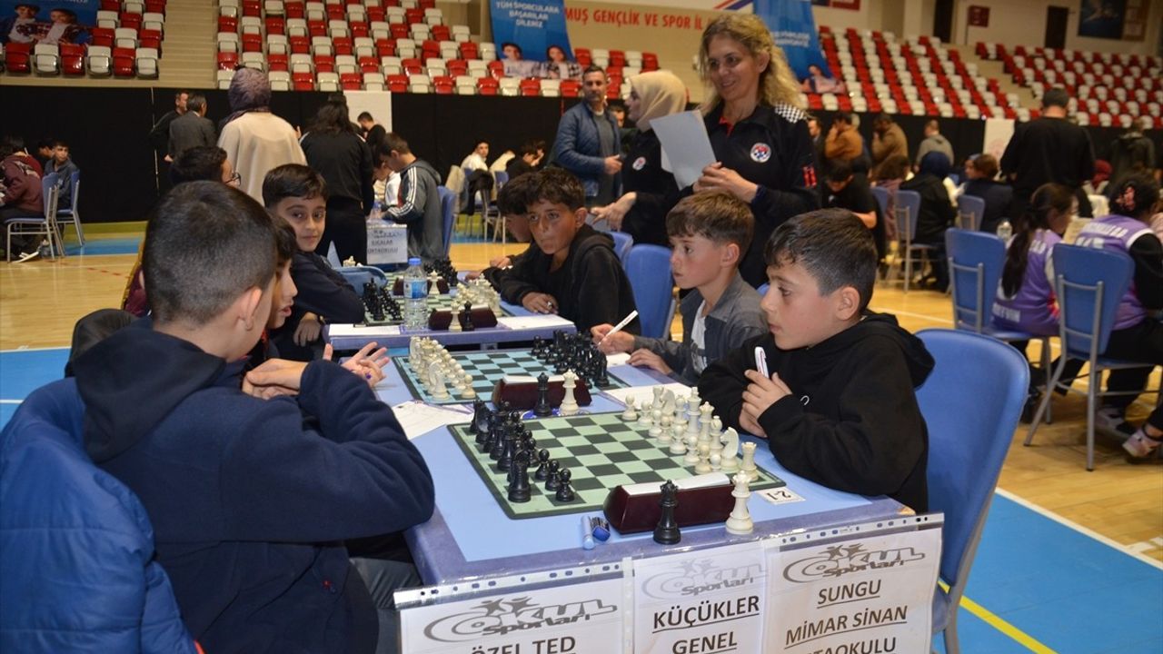 Muş'ta Satranç Grup Birinciliği Müsabakası Başladı