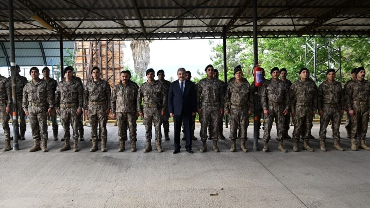 Osmaniye Emniyet Müdürlüğü Özel Harekat Timleri Suriye'ye Uğurlandı