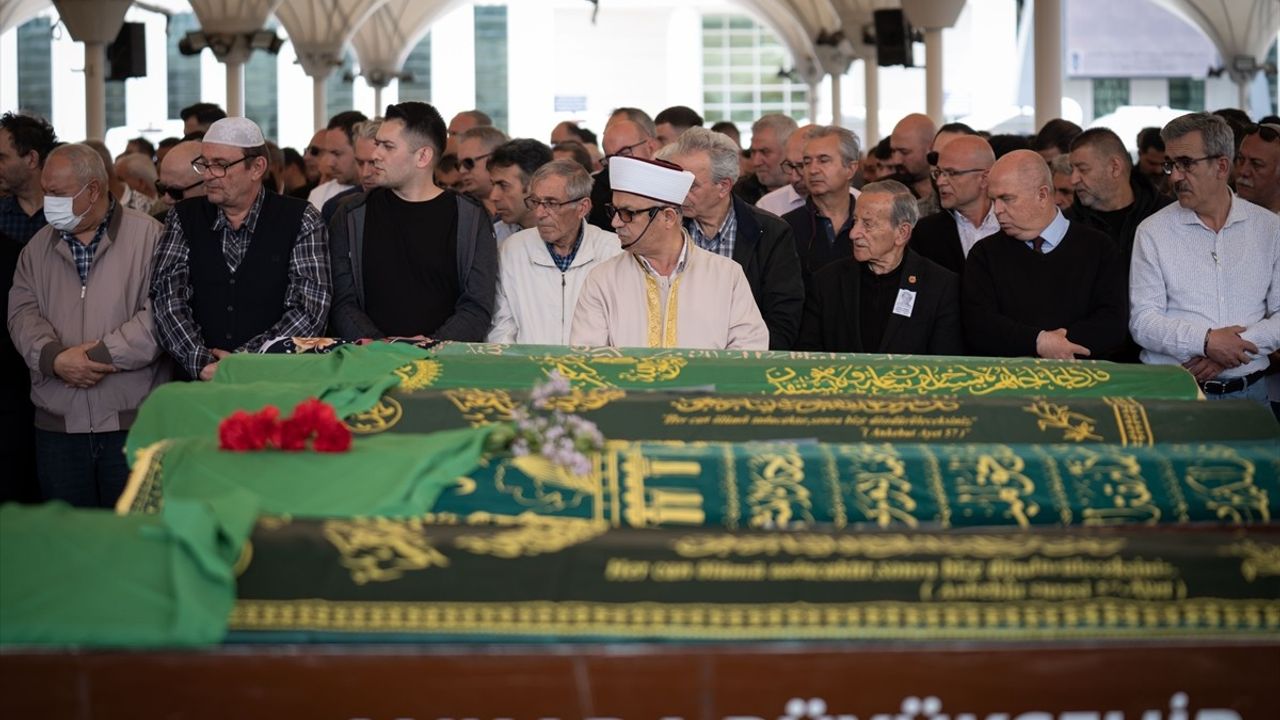 Oyuncu Leyla Okay Son Yolculuğuna Uğurlandı