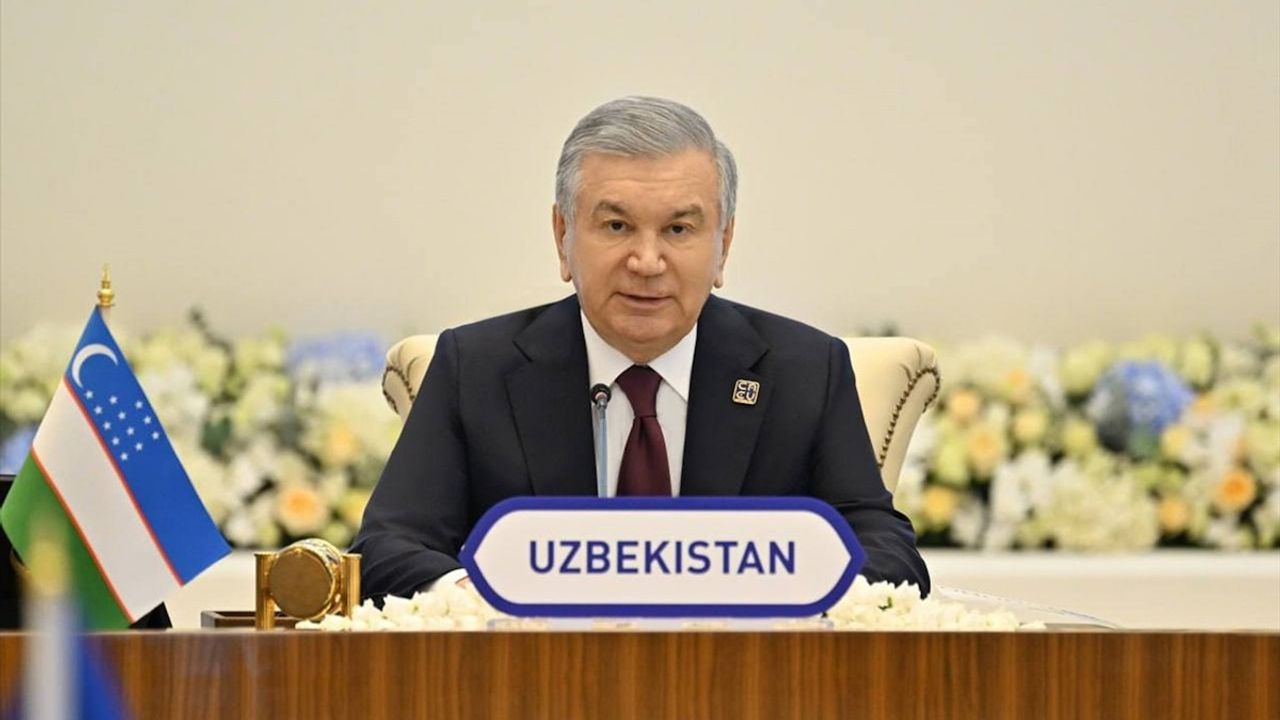 Özbekistan'da Birinci Avrupa Birliği-Orta Asya Zirvesi Başladı