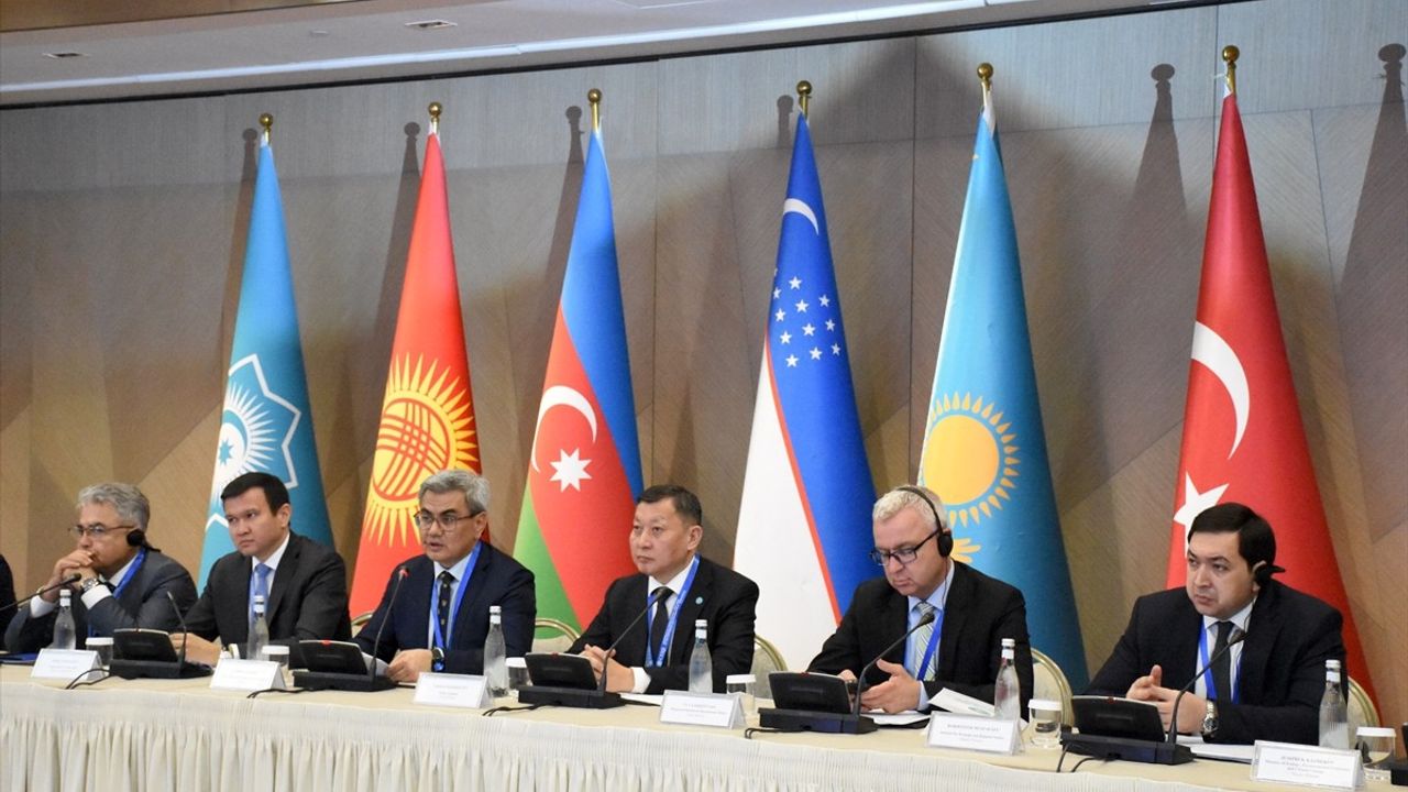 Özbekistan'da TDT Ülkeleri Arasında Ticaret Potansiyelinin Geliştirilmesi Konferansı