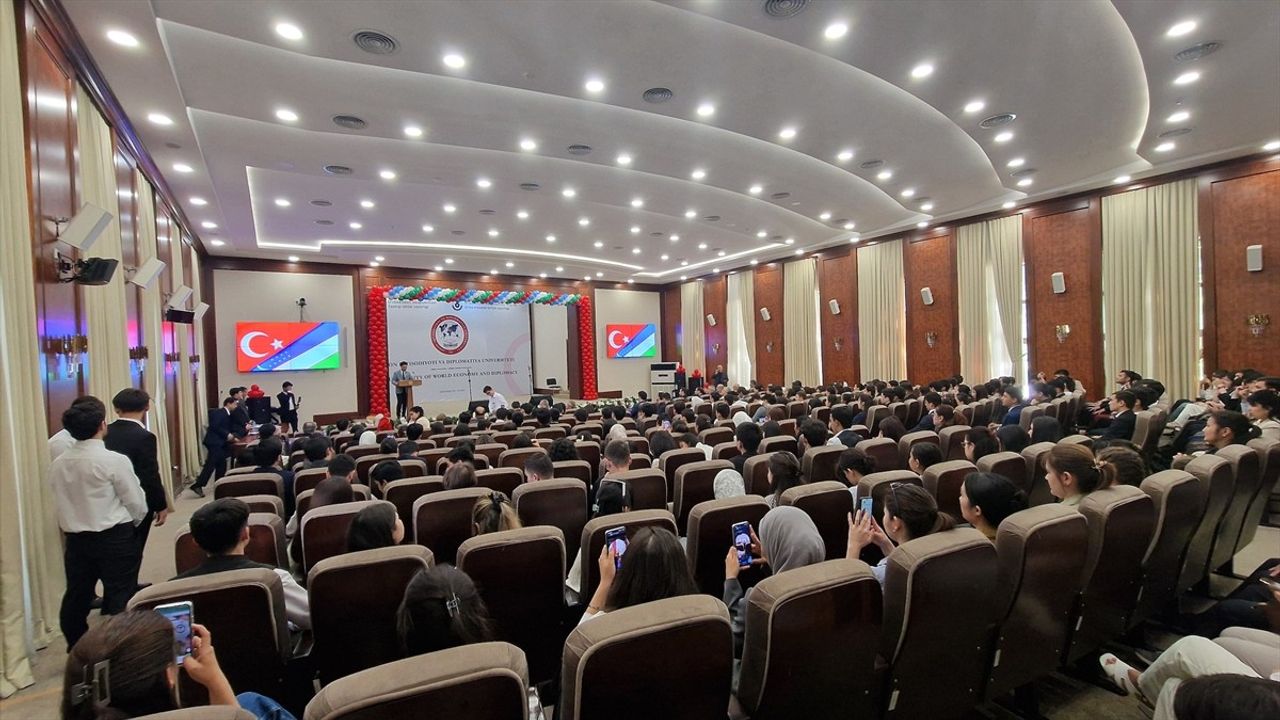 Özbekistan'da Türk Dili Bayramı Etkinliği Gerçekleştirildi