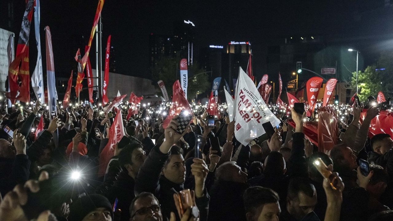 Özgür Özel, Şişli Mitinginde İBB Soruşturmalarını Değerlendirdi
