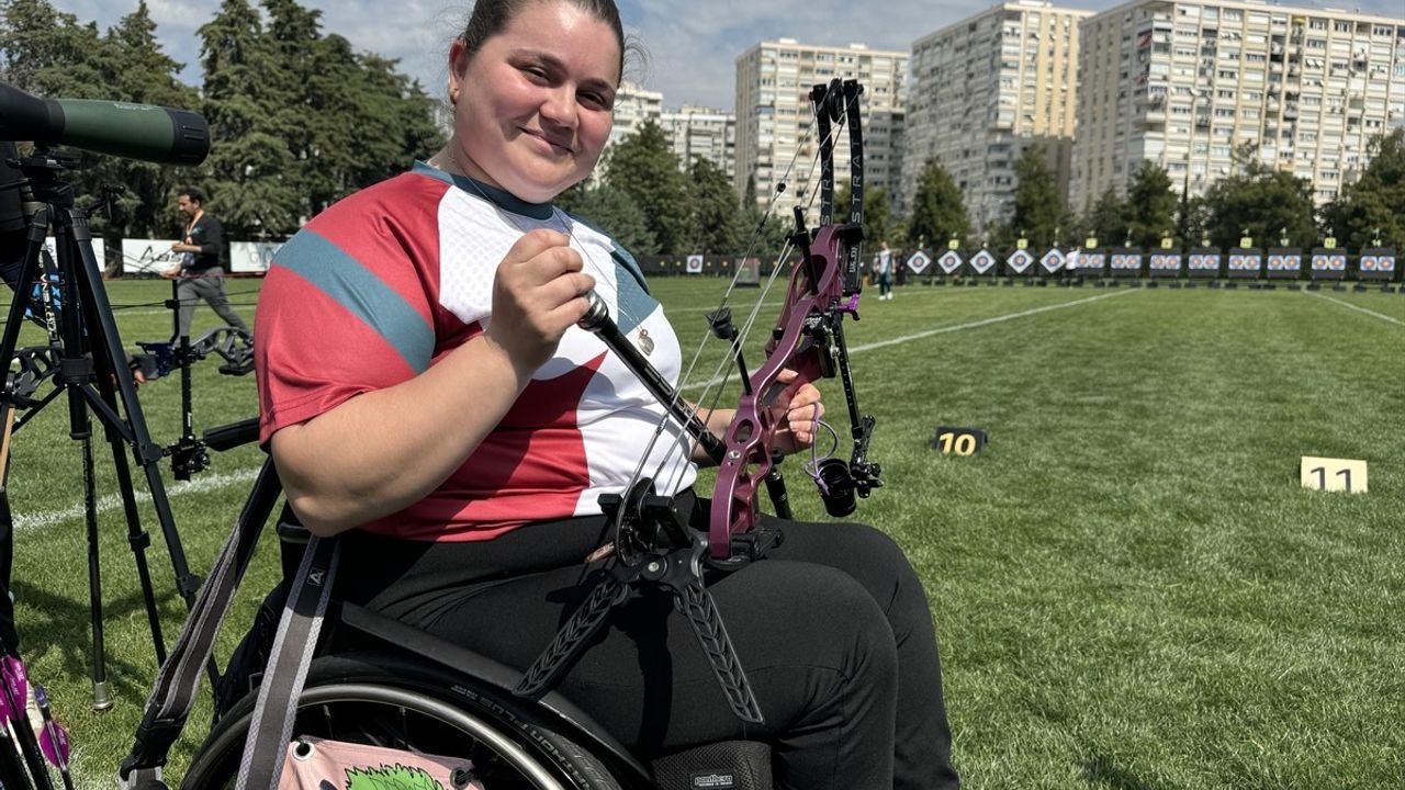 Öznur Cüre Girdi, Makaralı Yay Milli Takımına Seçildi ve Engelli Sporcularla Yarışacak