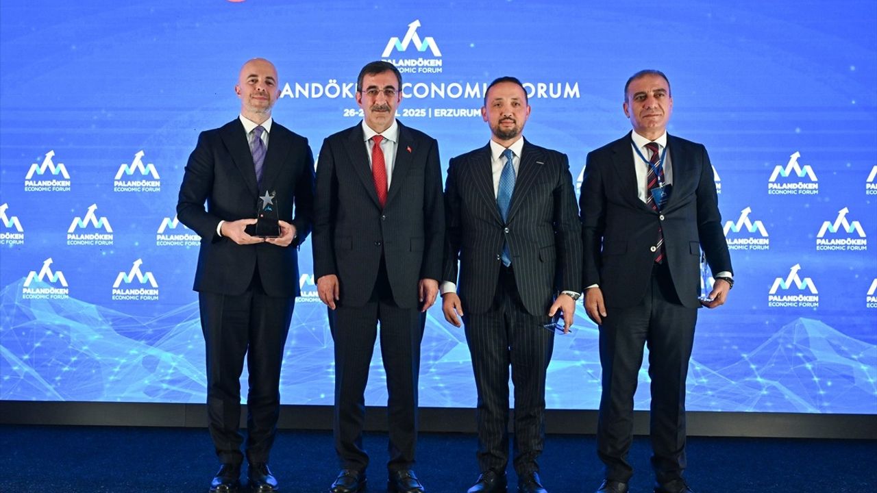Palandöken Ekonomi Forumu Erzurum'da Başladı