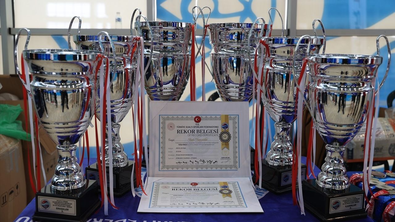 Paletli Yüzme Kulüplerarası Türkiye Şampiyonası ve Milli Takım Seçmeleri Sonuçlandı