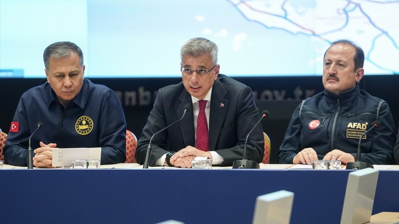 Sağlık Bakanı Memişoğlu, İstanbul'daki Depremlerle İlgili Açıklamalarda Bulundu