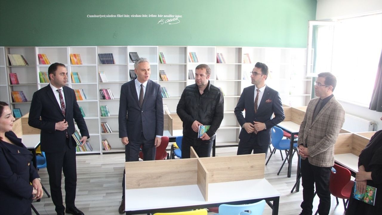 Sahipsiz Köpeklerin Saldırısında Hayatını Kaybeden Eslem Teker'in Adı Kütüphanede Yaşatılacak