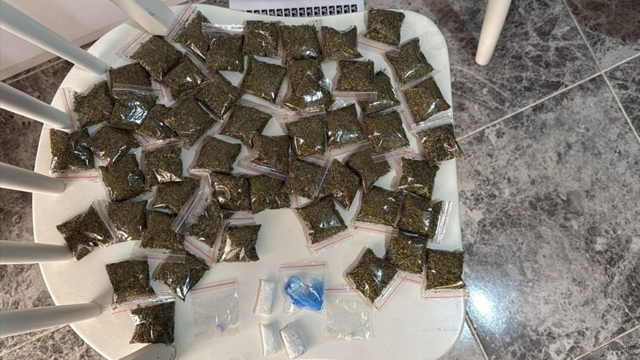 Sakarya'da Uyuşturucu ve Kaçakçılık Operasyonlarında 41 Kişi Tutuklandı