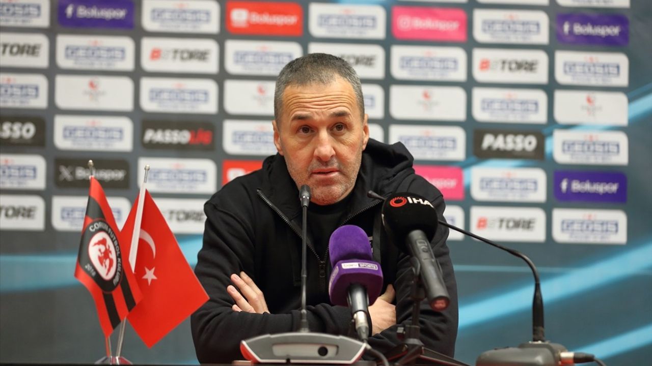 Sakaryaspor'un Teknik Direktörü İlker Püren: 'Galibiyetle ayrılabilirdik'