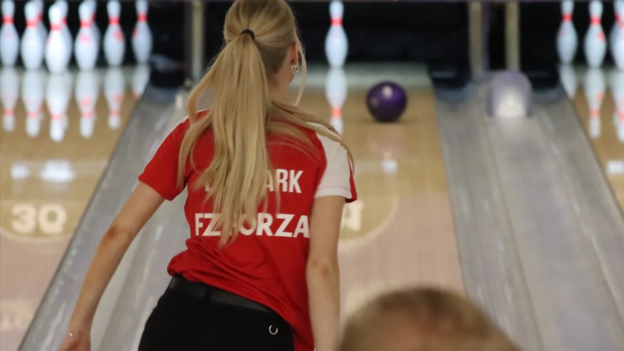 Samsun'da Gençler Avrupa Bowling Şampiyonası Devam Ediyor