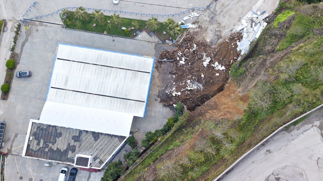 Samsun'da Heyelan Olayı: Baba ve İki Kızının Ölümüyle İlgili Akaryakıt İstasyonu Sahibi Gözaltında