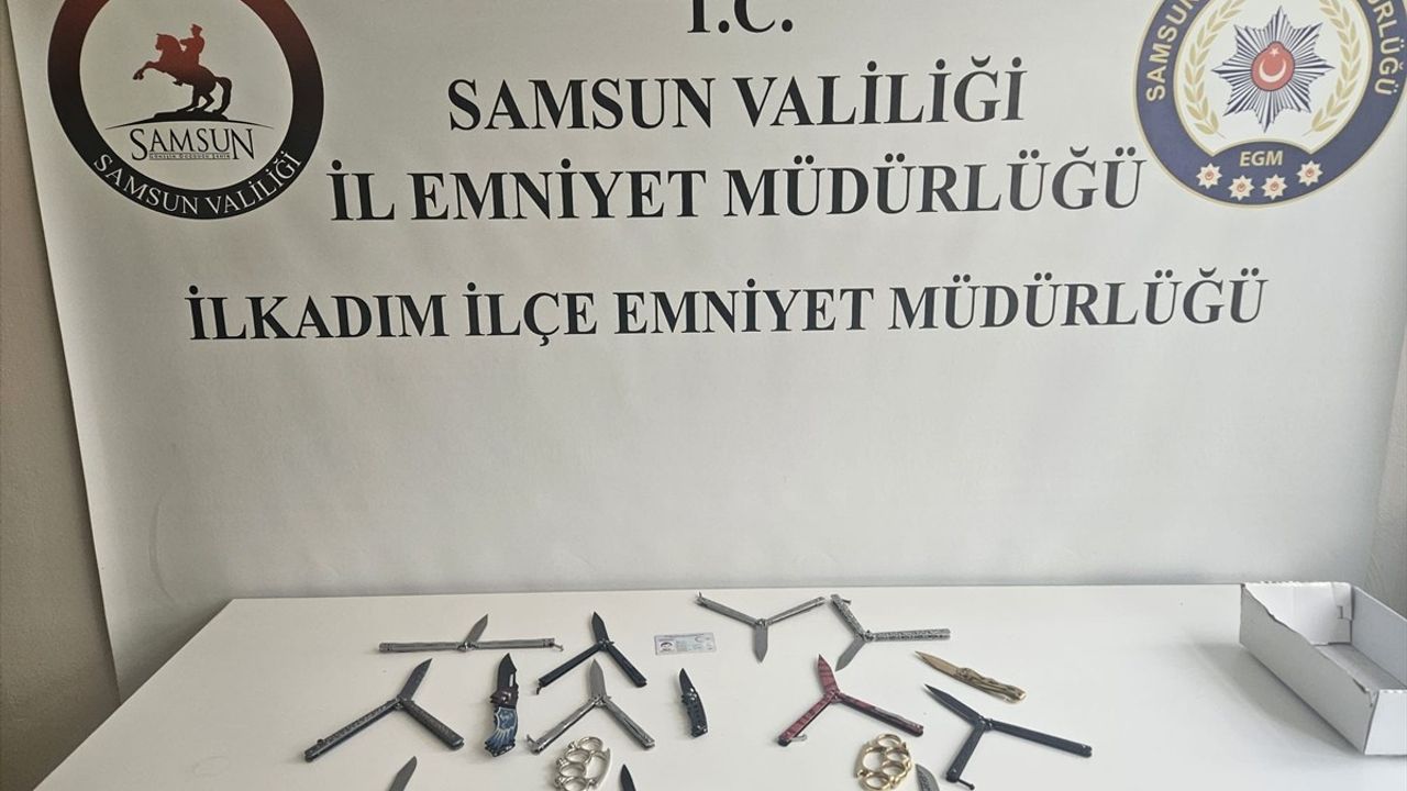 Samsun'da Şüpheli Kişinin Üzerinde 13 Bıçak ve Muşta Ele Geçirildi