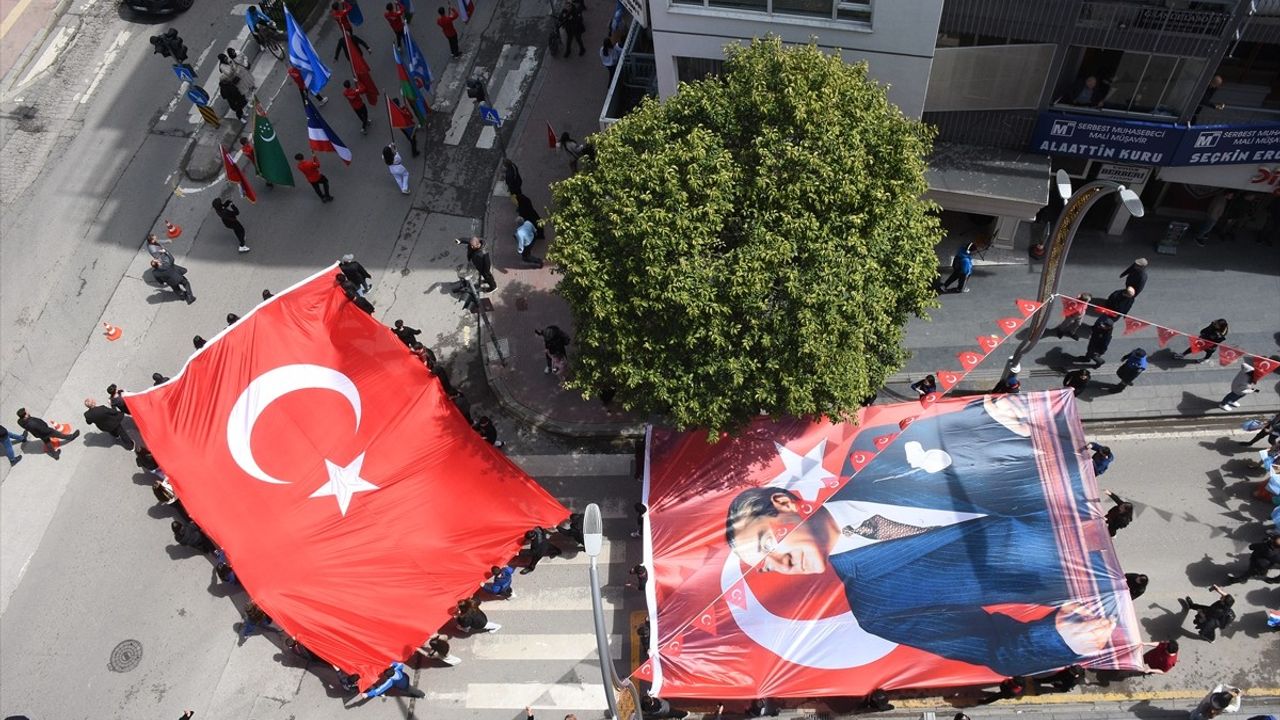 Samsun'da Türk Dünyası Çocuk Festivali Coşkuyla Başladı