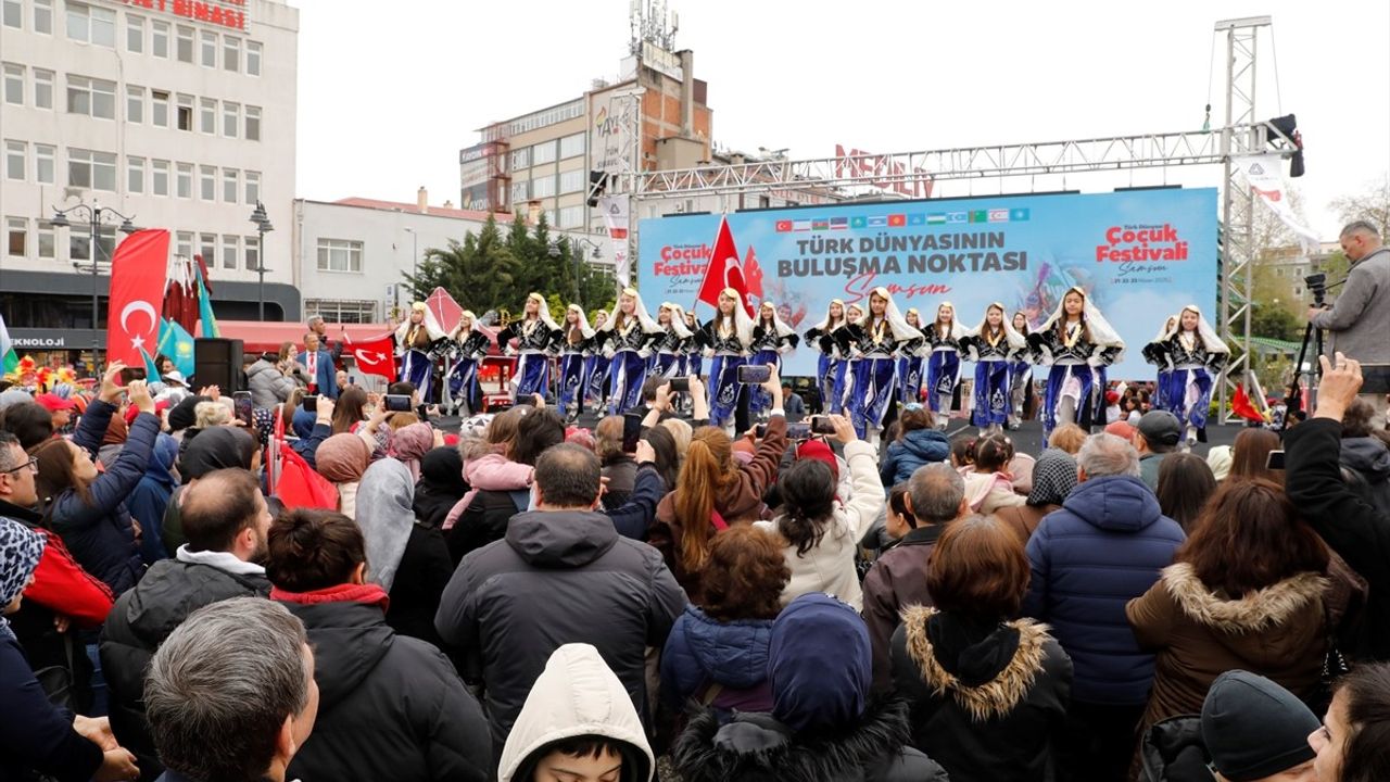 Samsun'da Türk Dünyası Çocuk Festivali Dans Gösterileriyle Devam Ediyor