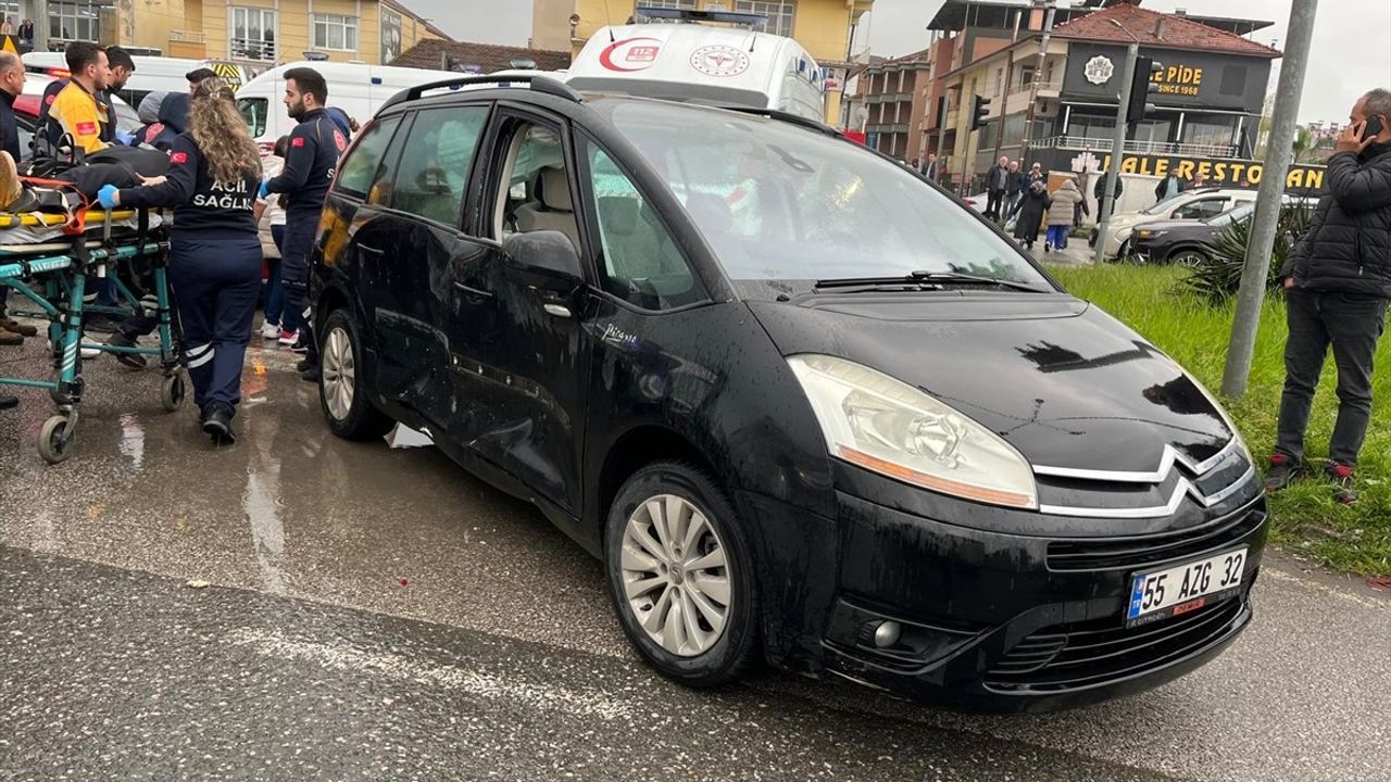 Samsun'da Zincirleme Trafik Kazası: 6 Yaralı