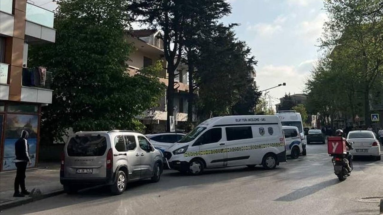 Sancaktepe'de Park Halindeki Otomobilde Bir Kişi Ölü Bulundu