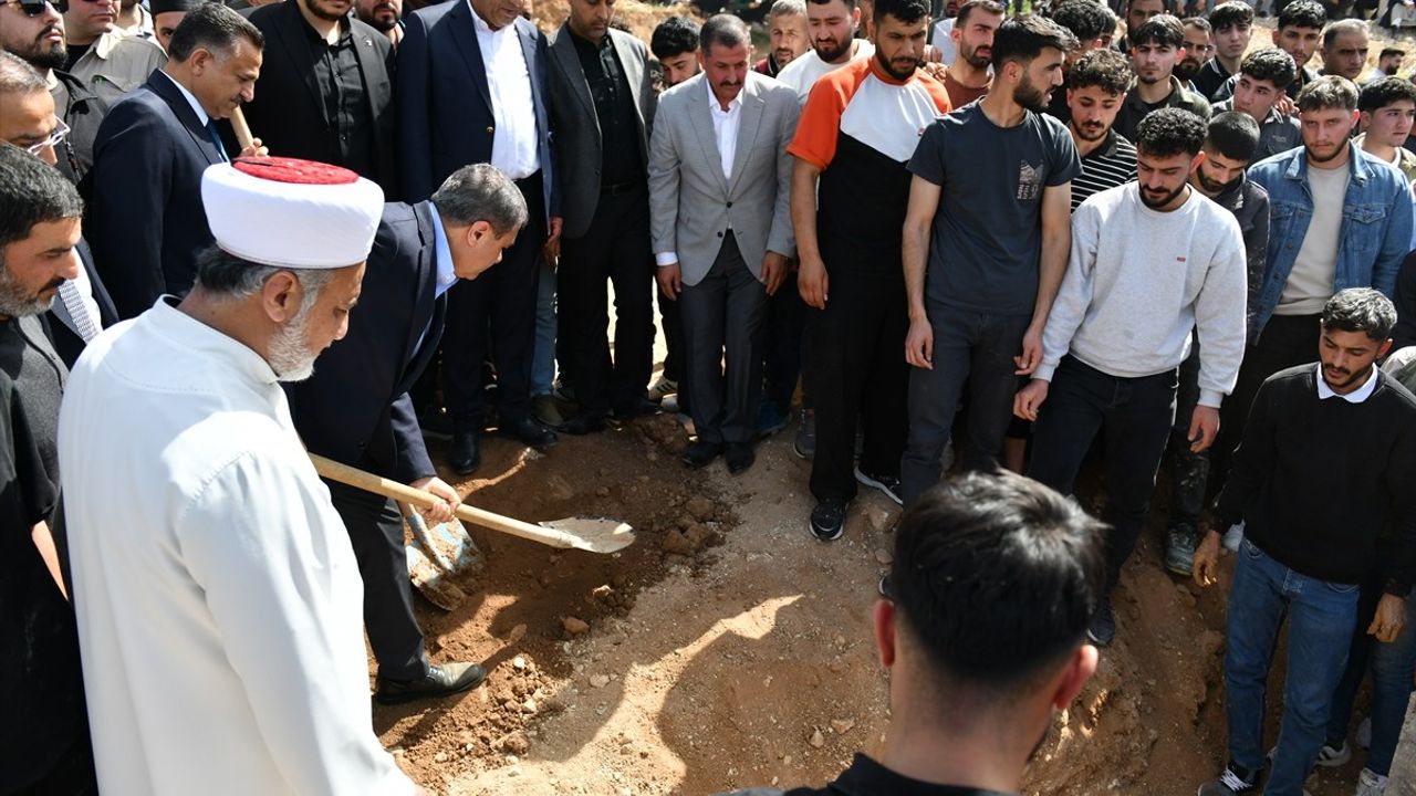 Şanlıurfa'da Toprak Kayması Sonucu 3 İşçi Hayatını Kaybetti