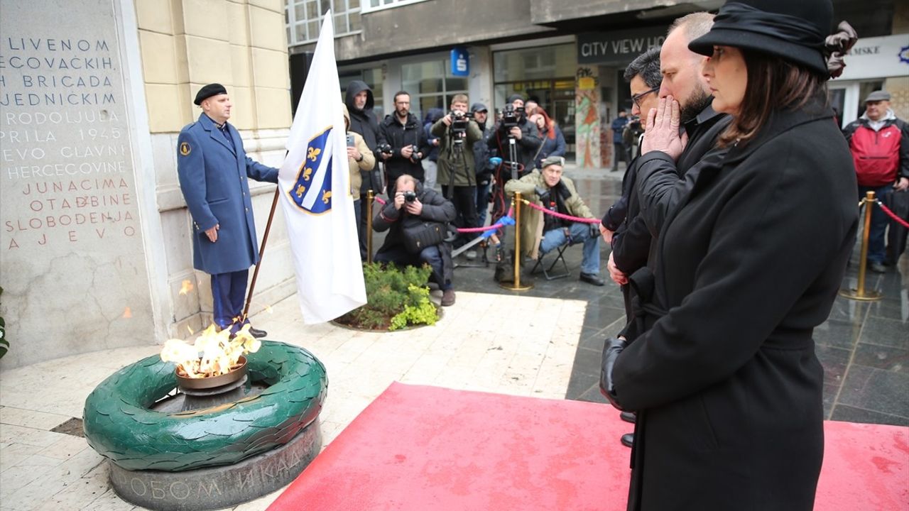 Saraybosna'da Şehir Günü'nde Savunma Kahramanları Anıldı