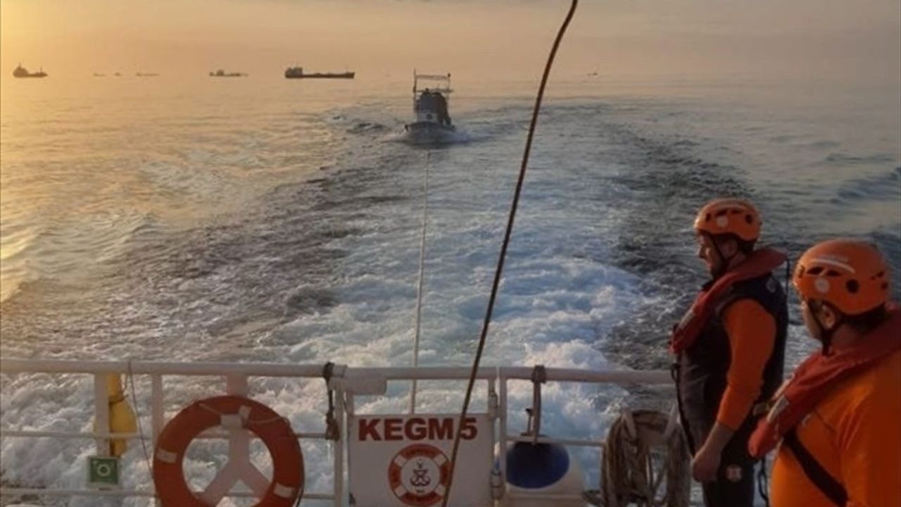 Sarıyer Açıklarında Sürüklenen Tekne Başarıyla Kurtarıldı