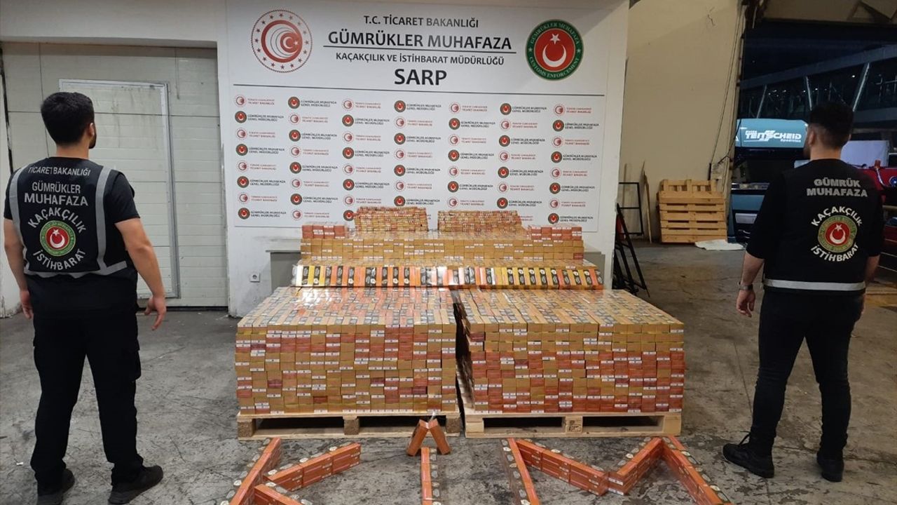 Sarp Sınır Kapısı'nda 27 Bin Paket Gümrük Kaçağı Elektronik Sigara Kartuşu Ele Geçirildi