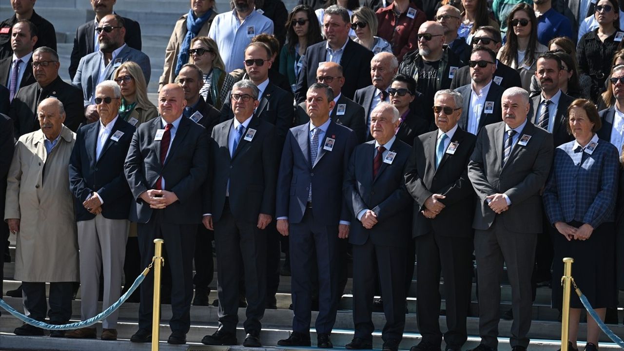 Şen İsmet Turhangil İçin Meclis'te Cenaze Töreni Düzenlendi