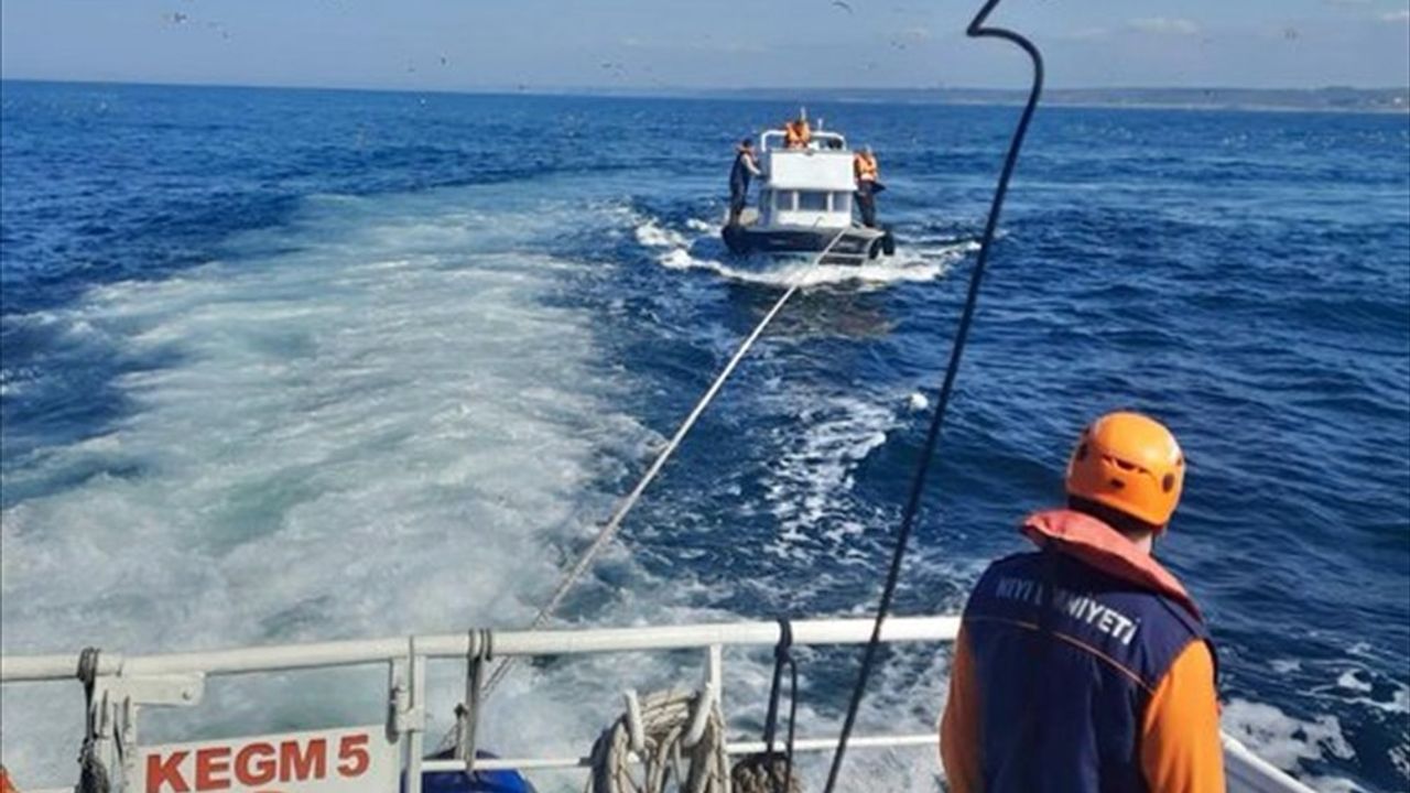 Şile Açıklarında Arızalanan Tekne Kurtarıldı