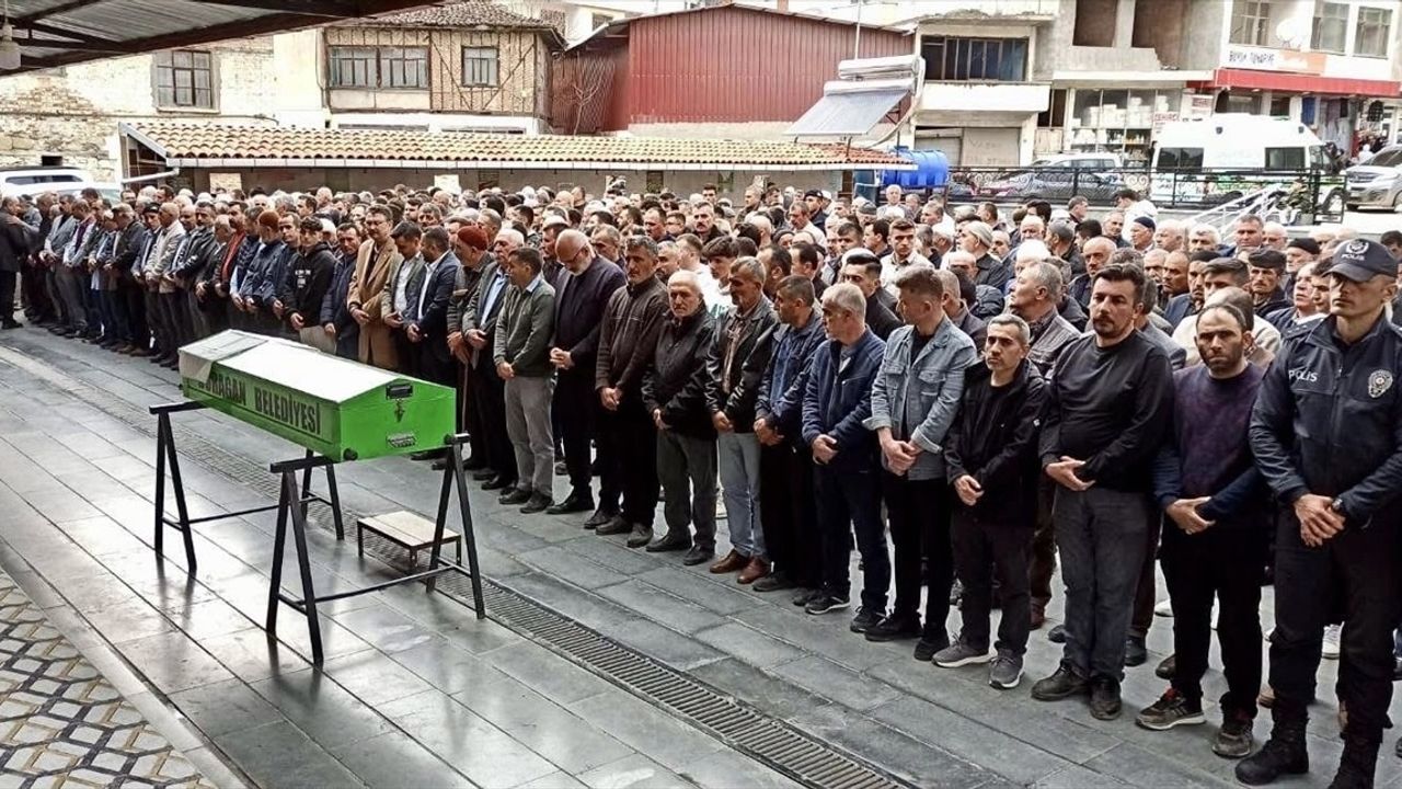 Sinop'ta Kıbrıs Gazisi Mehmet Öztürk Toprağa Verildi