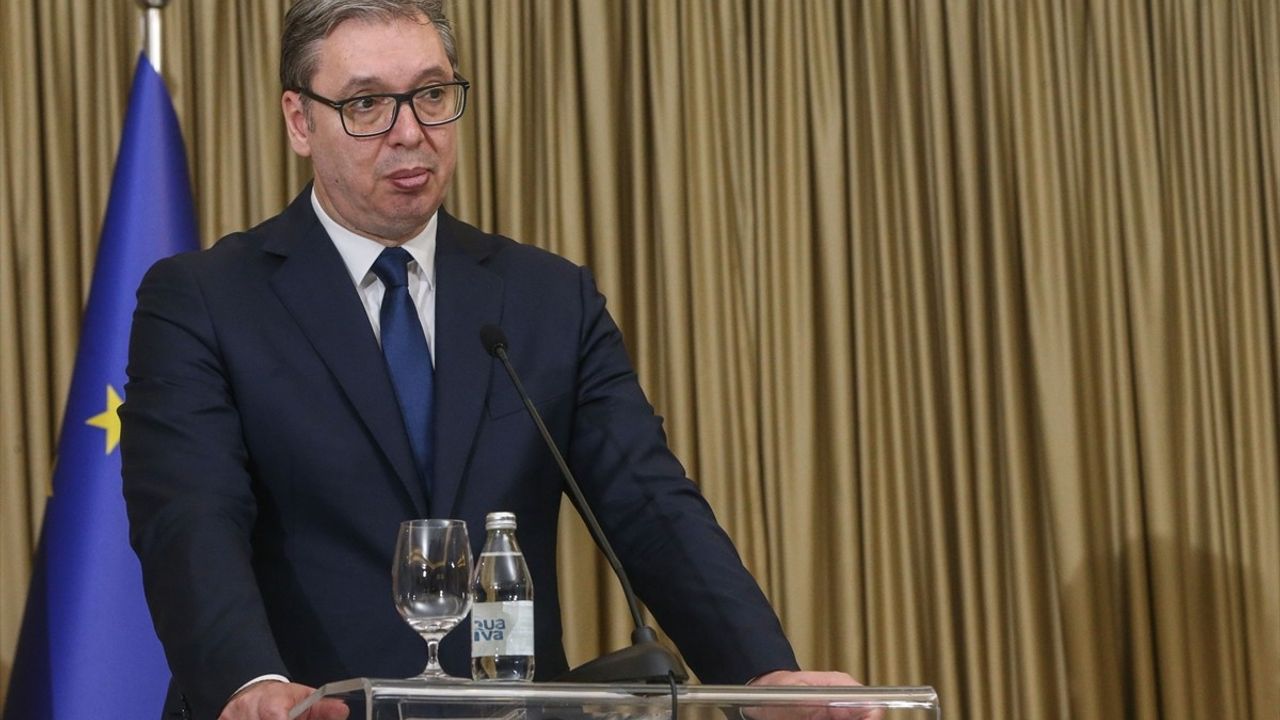 Sırbistan ve İngiltere'den Balkanlar'da İstikrar Çağrısı