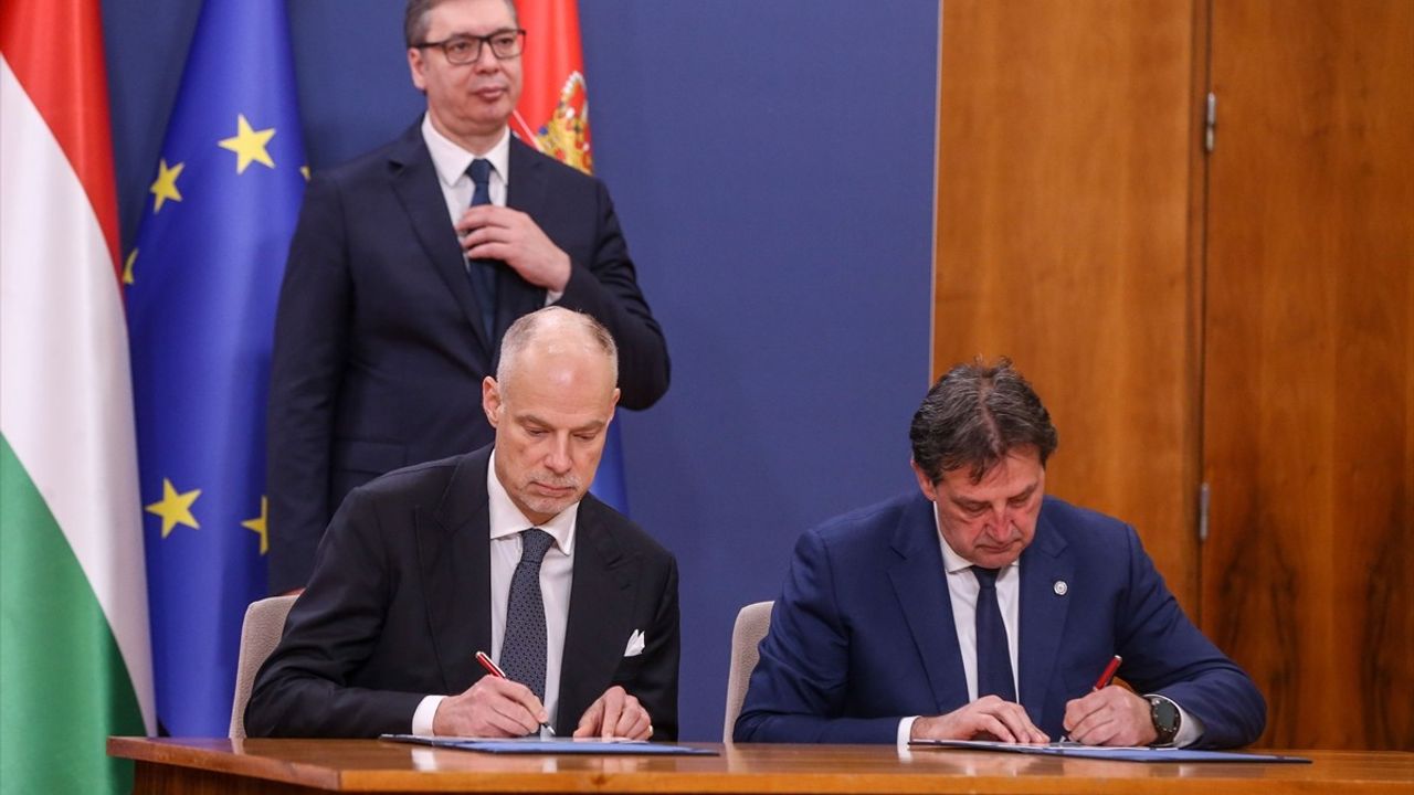 Sırbistan ve Macaristan Arasında Stratejik Savunma Anlaşması İmzalandı