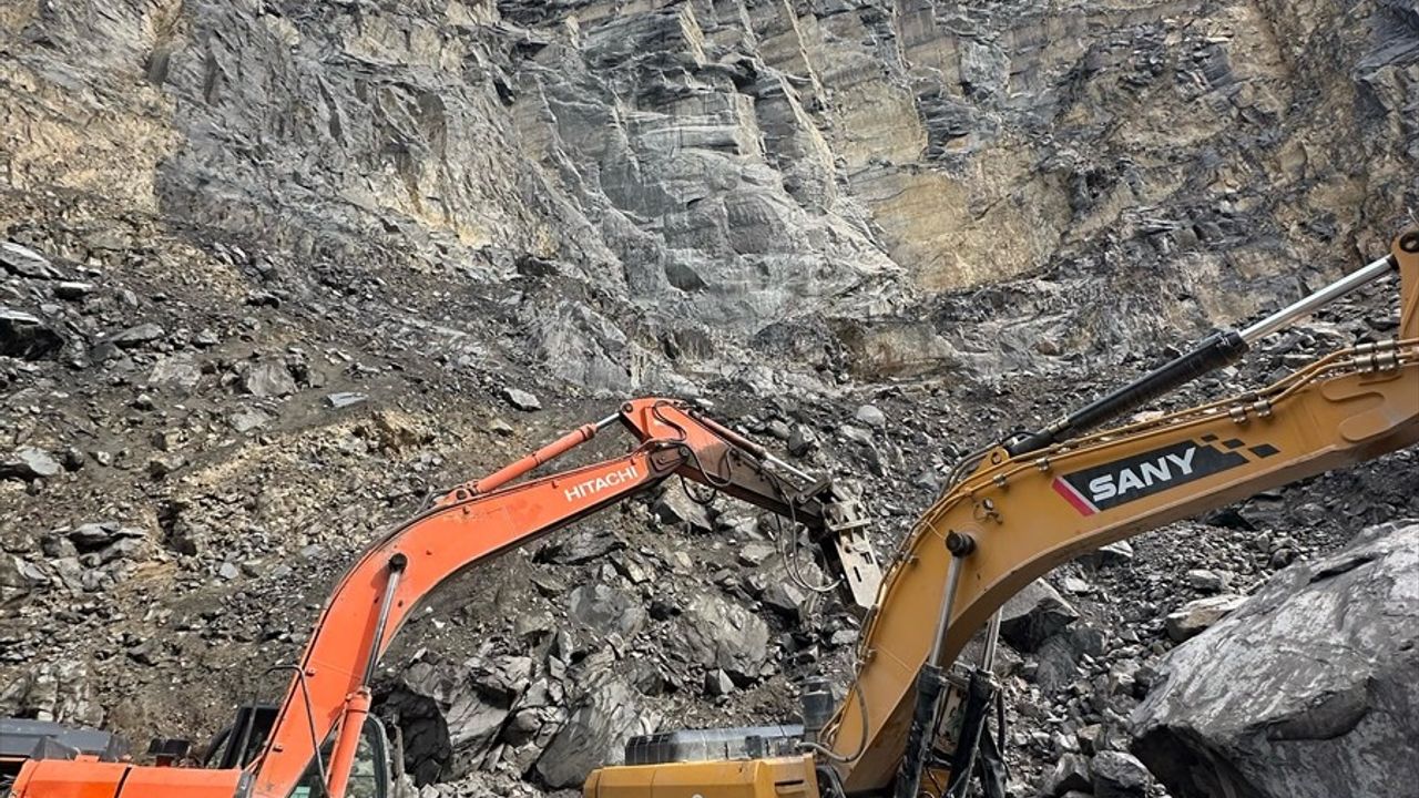 Şırnak'ta Kömür Ocağında Kaya Düşmesi Sonucu Bir İş Makinesi Operatörü Hayatını Kaybetti