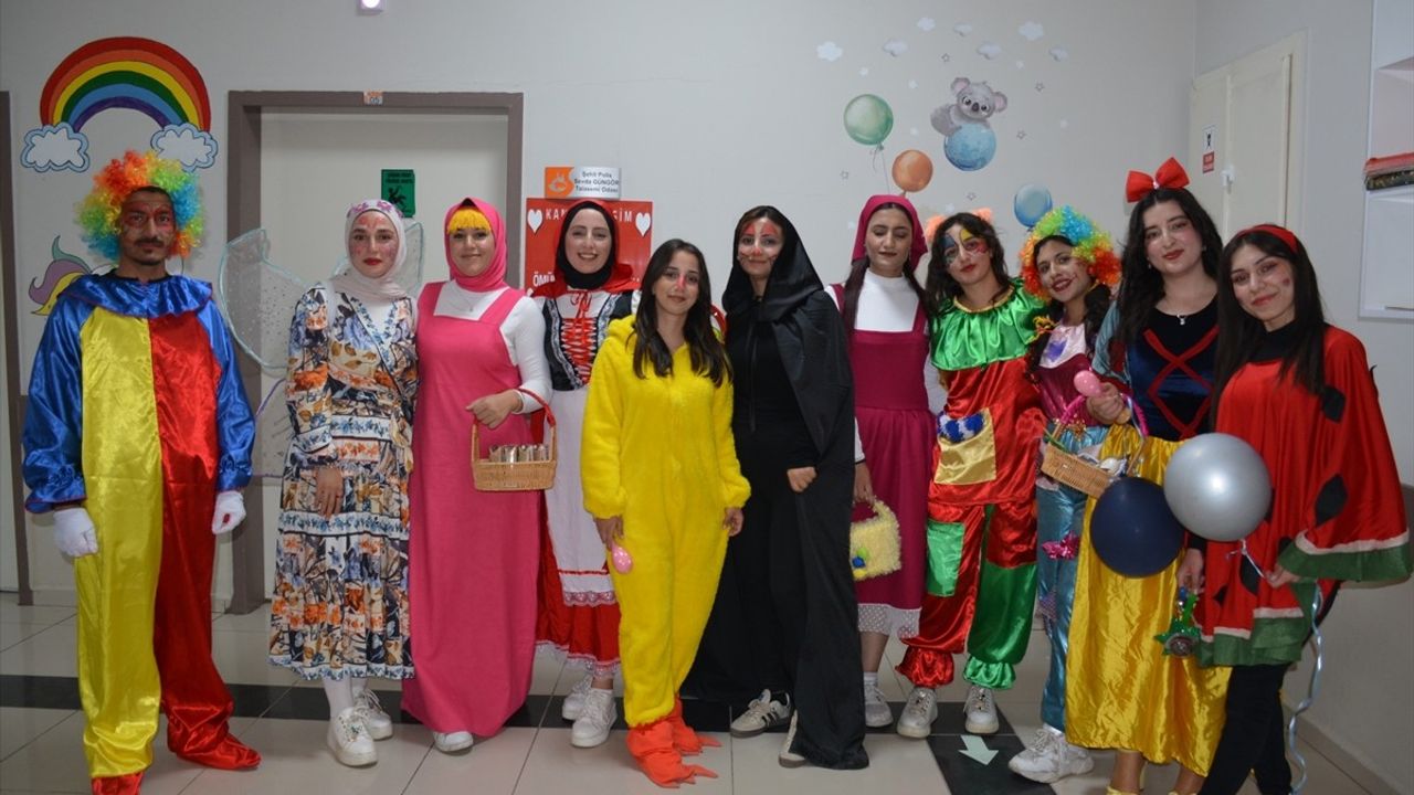 Şırnak'ta Üniversite Öğrencileri Hasta Çocuklar İçin Etkinlik Düzenledi