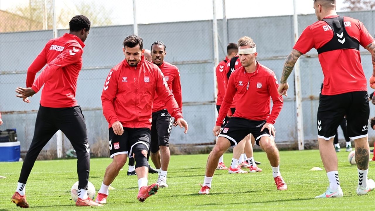 Sivasspor, Çaykur Rizespor Maçına Hazırlanıyor