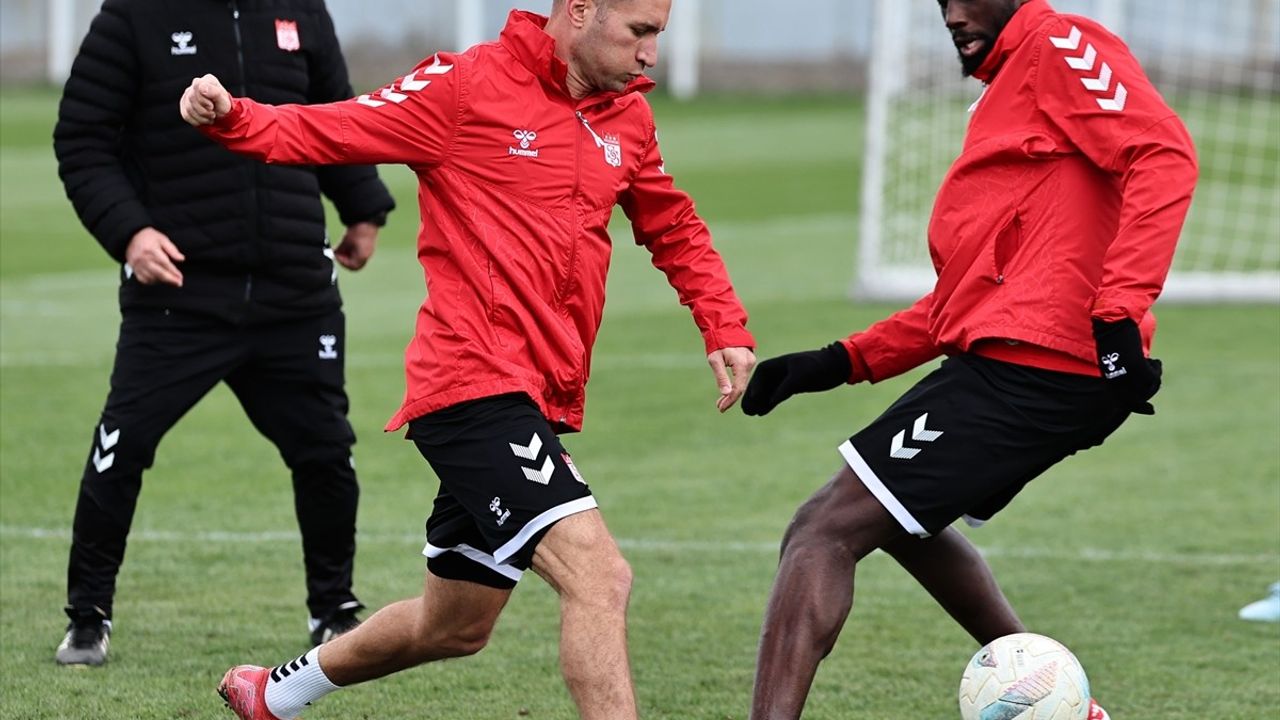 Sivasspor, Fenerbahçe Maçı İçin Hazırlıklarını Sürdürüyor