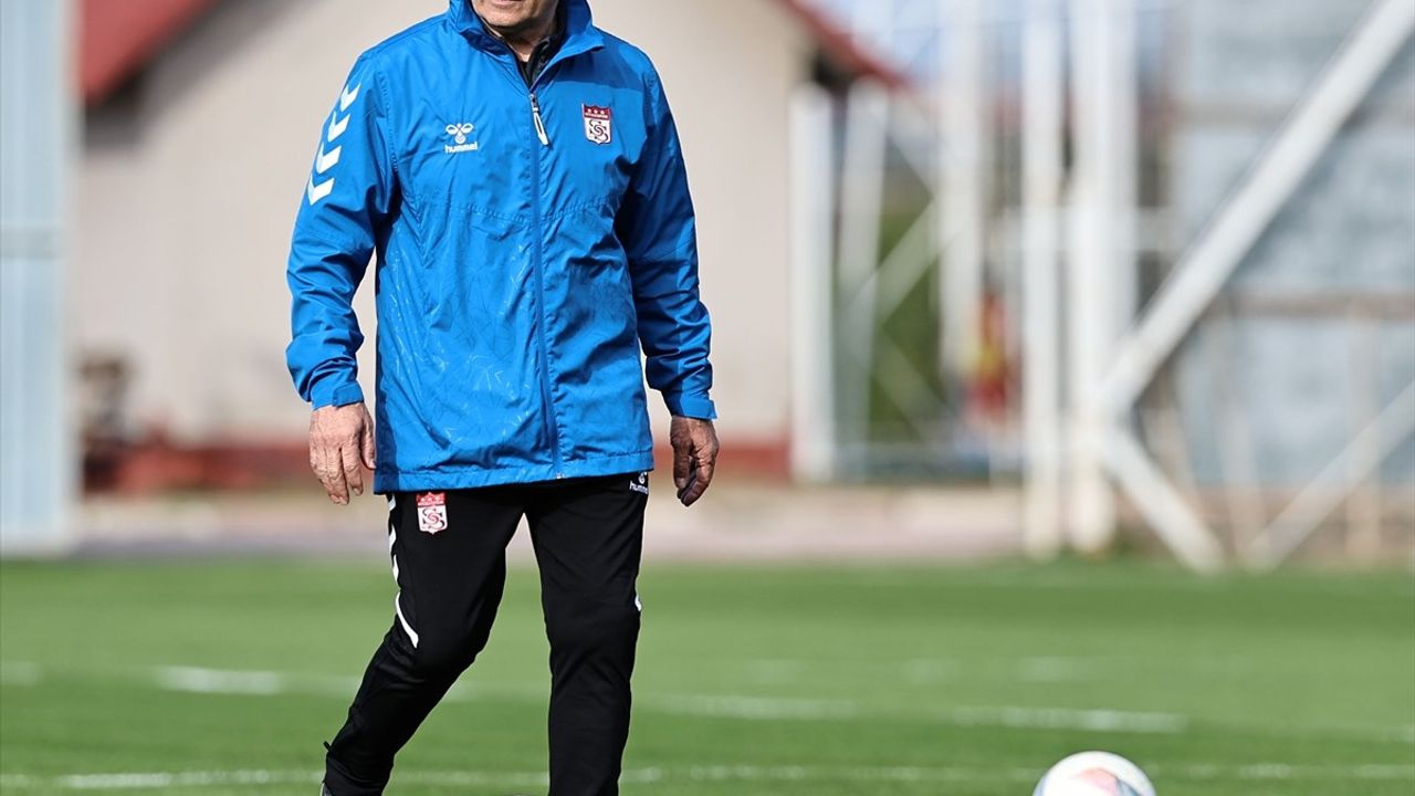 Sivasspor, Fenerbahçe Maçına Hazırlanıyor
